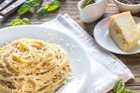 Authentic Cacio e Pepe: Traditional Roman Recipe